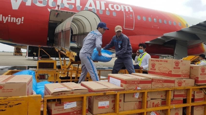 Vietjet chung tay ủng hộ 10.000 đồng/vé máy bay cho đồng bào miền Trung