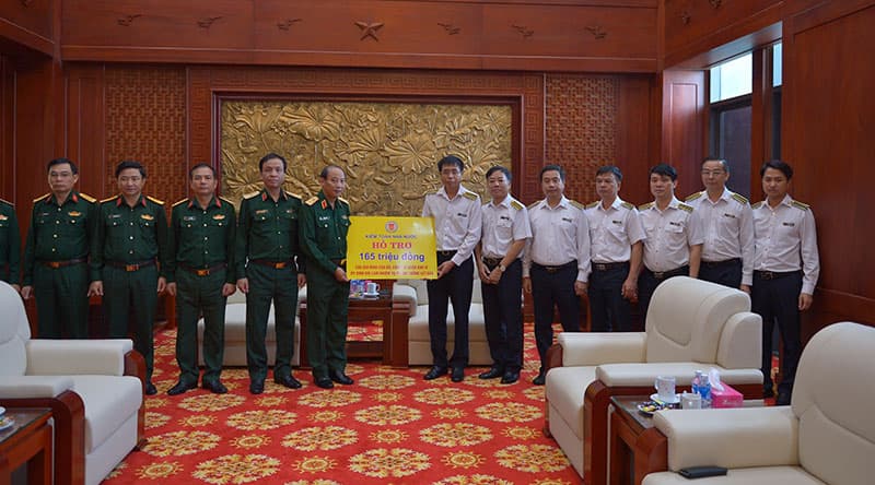Các cơ quan, đơn vị ủng hộ, hỗ trợ đồng bào miền Trung