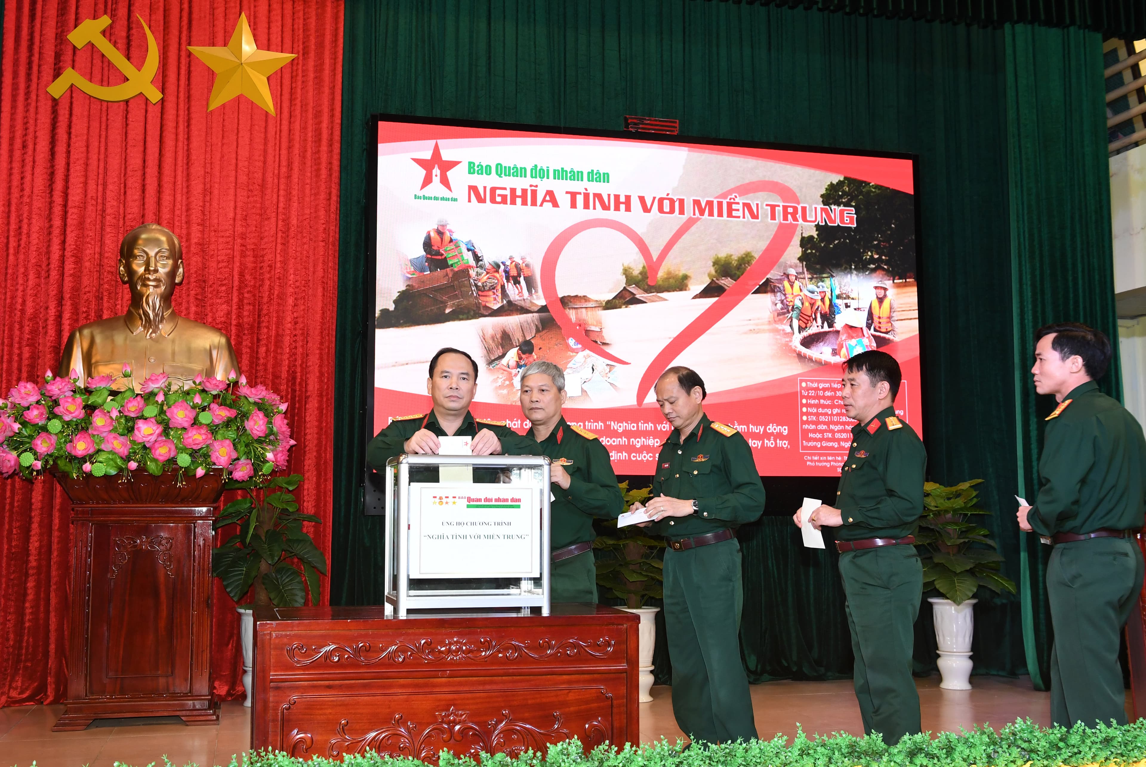Báo Quân đội nhân dân phát động chương trình "Nghĩa tình với miền Trung"
