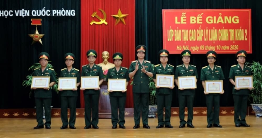 Chủ động nghiên cứu, hoàn chỉnh chương trình cao cấp lý luận chính trị