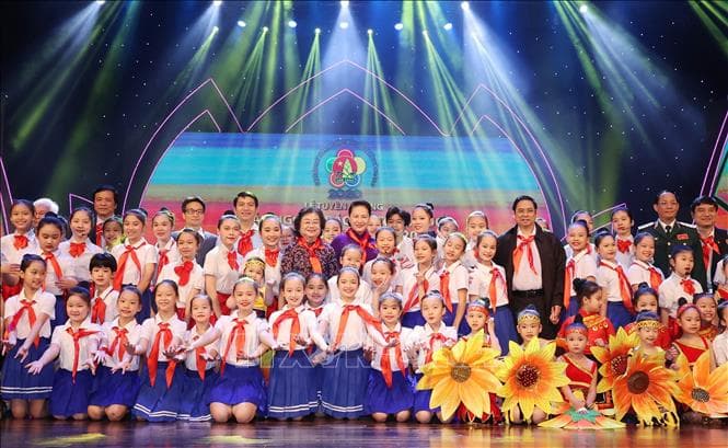 Chủ tịch Quốc hội Nguyễn Thị Kim Ngân dự Lễ Tuyên dương Cháu ngoan Bác Hồ toàn quốc lần thứ IX