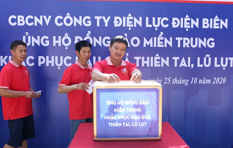 Công ty Điện lực Điện Biên chung tay hướng về miền Trung