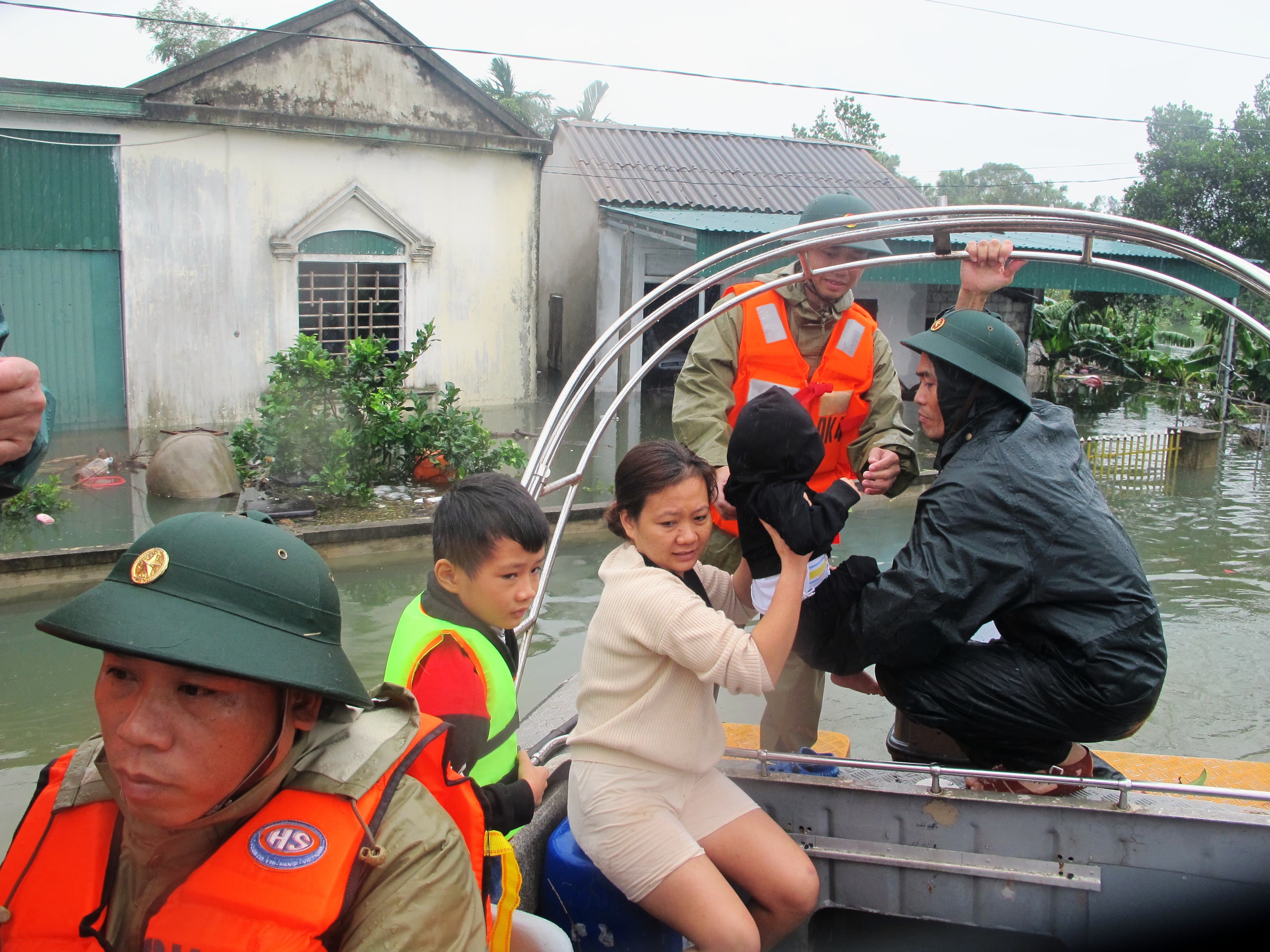 Phát huy “hậu cần tại chỗ” trong phòng, chống thiên tai