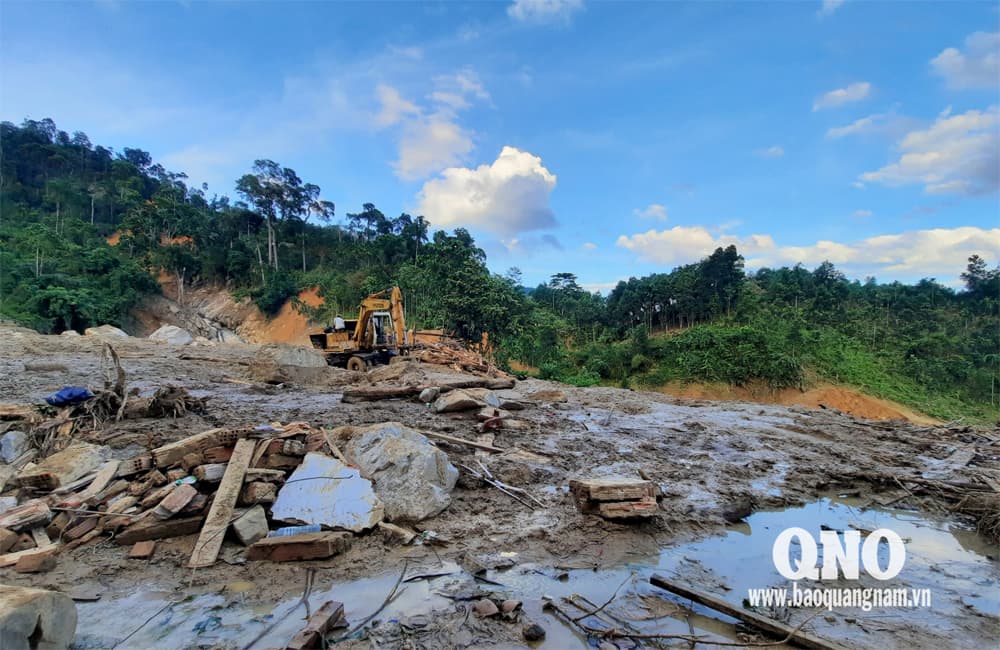 Bão số 9 và mưa lũ, sạt lở đất gây thiệt hại nặng nề cho miền Trung, Tây Nguyên