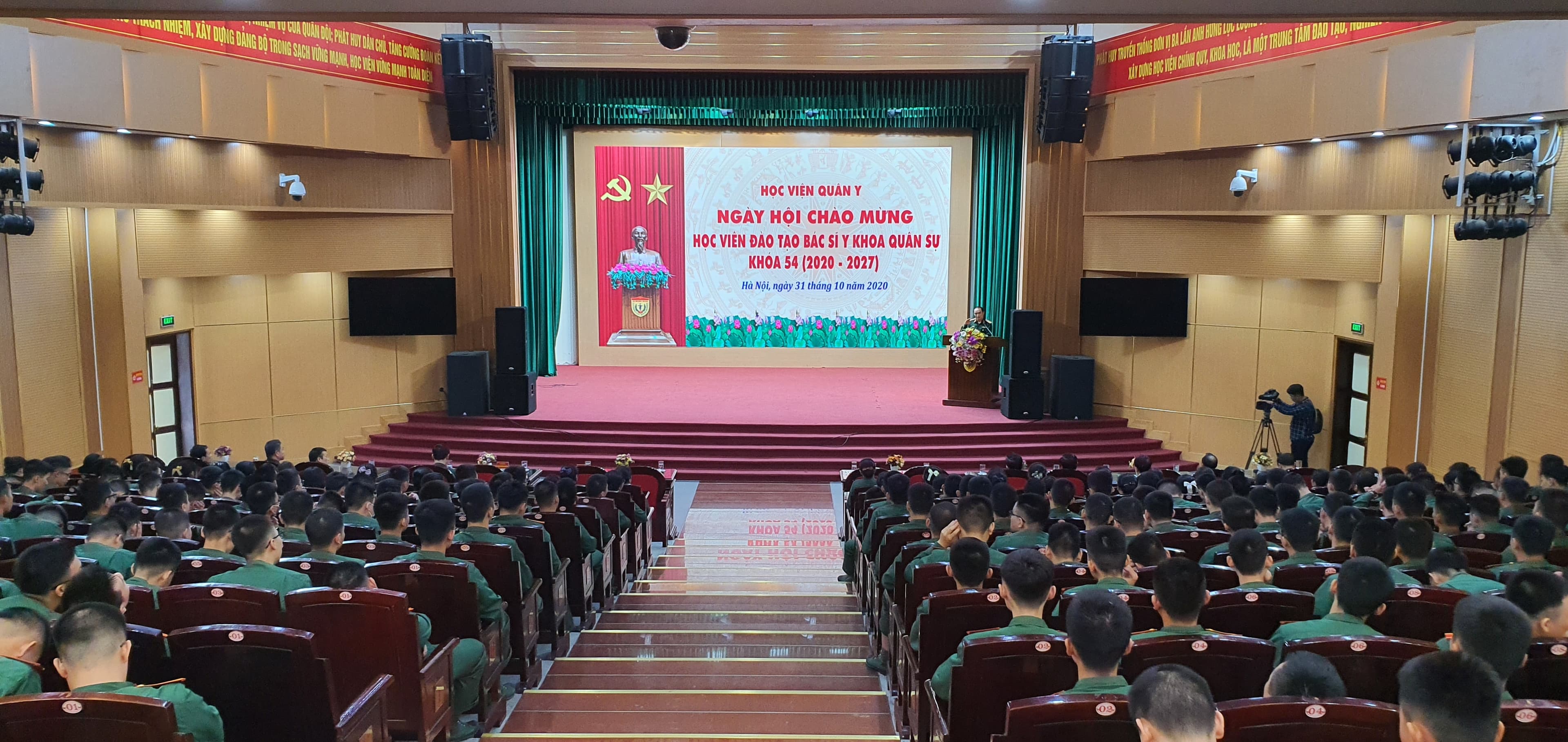 Học viện Quân y chào mừng học viên đào tạo bác sĩ y khoa quân sự khóa 54
