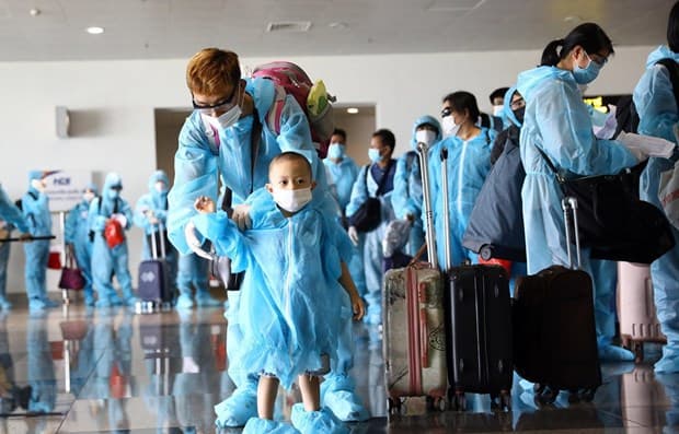 Dịch Covid-19: Đưa gần 350 công dân Việt Nam từ Liên bang Nga về nước