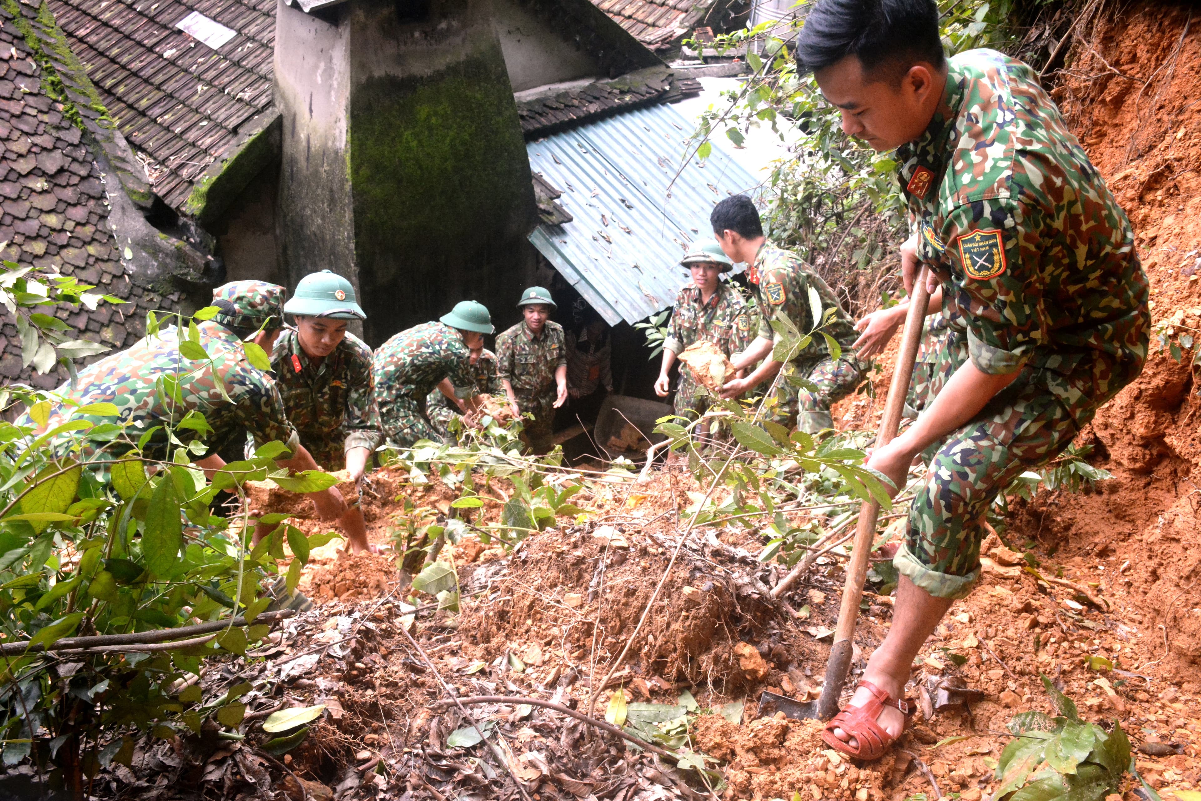 Tiếp tục hành quân về vùng rốn lũ!