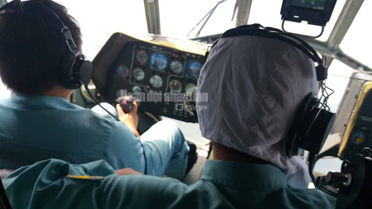 Tiếp tục bay cứu trợ người dân huyện Phước Sơn