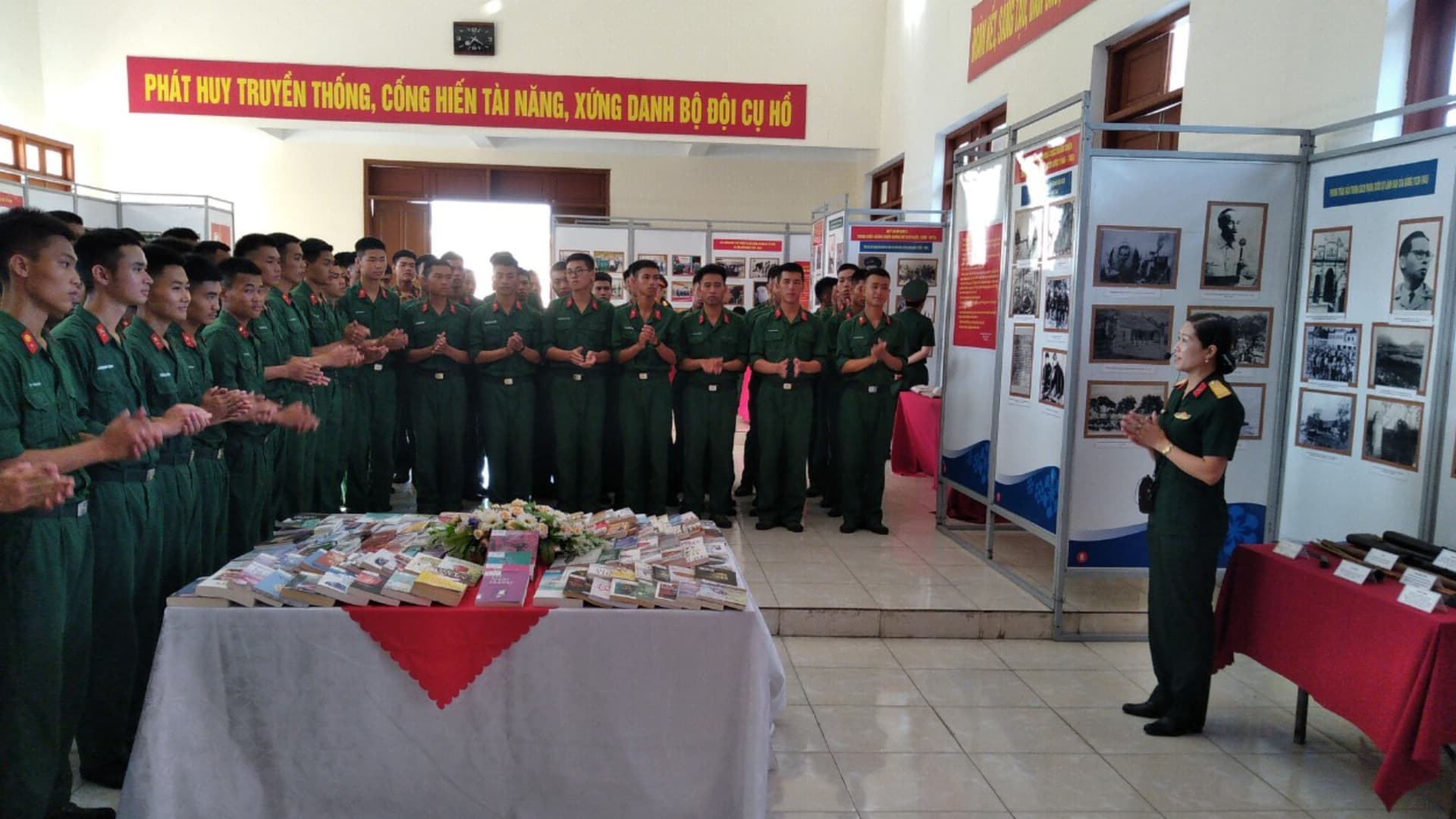 Giáo dục chính trị sát với từng nhiệm vụ