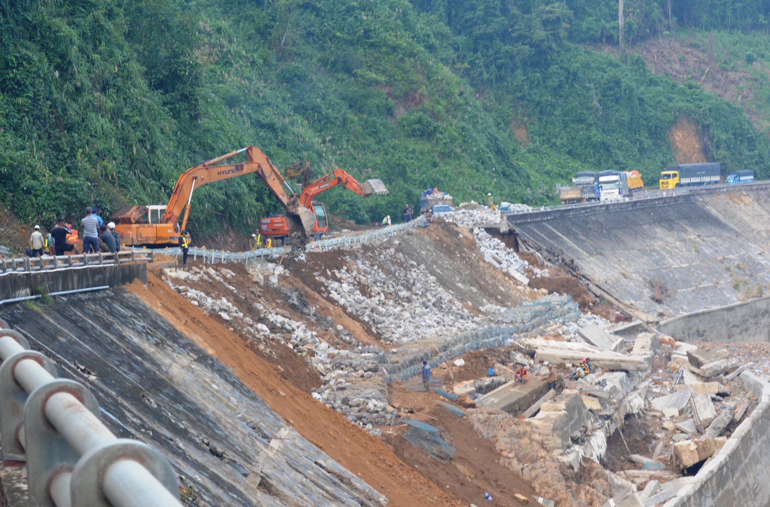 Quảng Nam chung sức khắc phục hậu quả bão, lũ