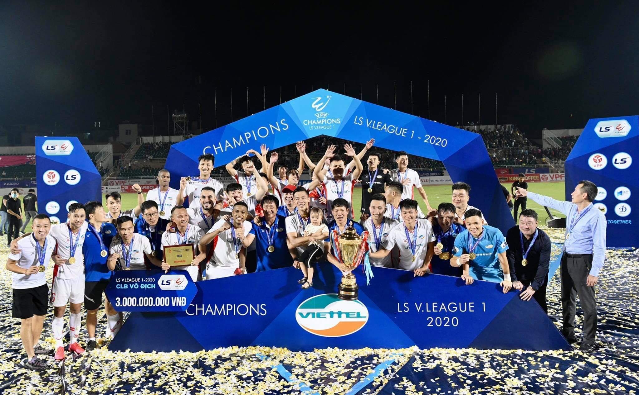 CLB Viettel lên ngôi vô địch V-League 2020