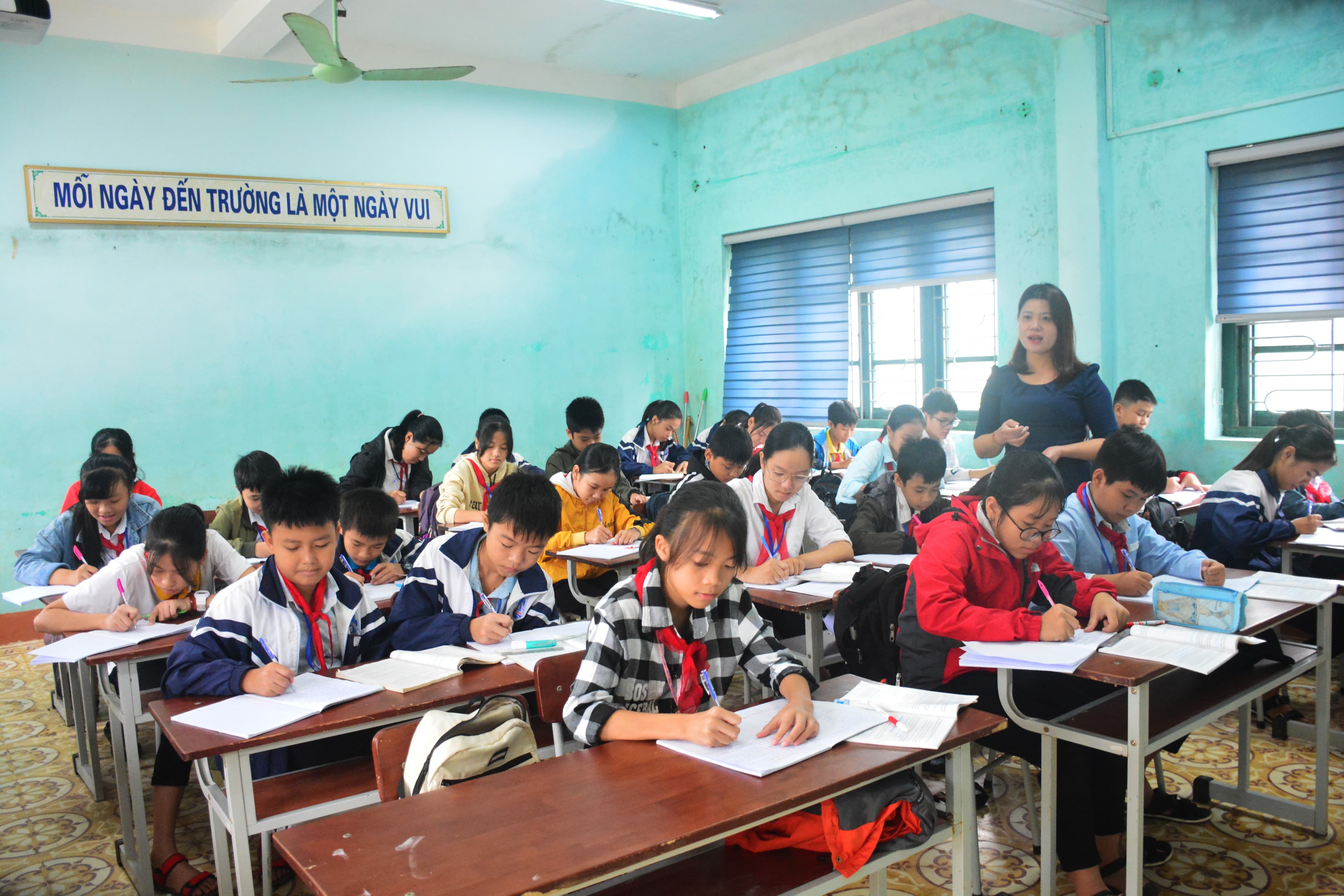 Sự học bừng lên nơi "rốn lũ"