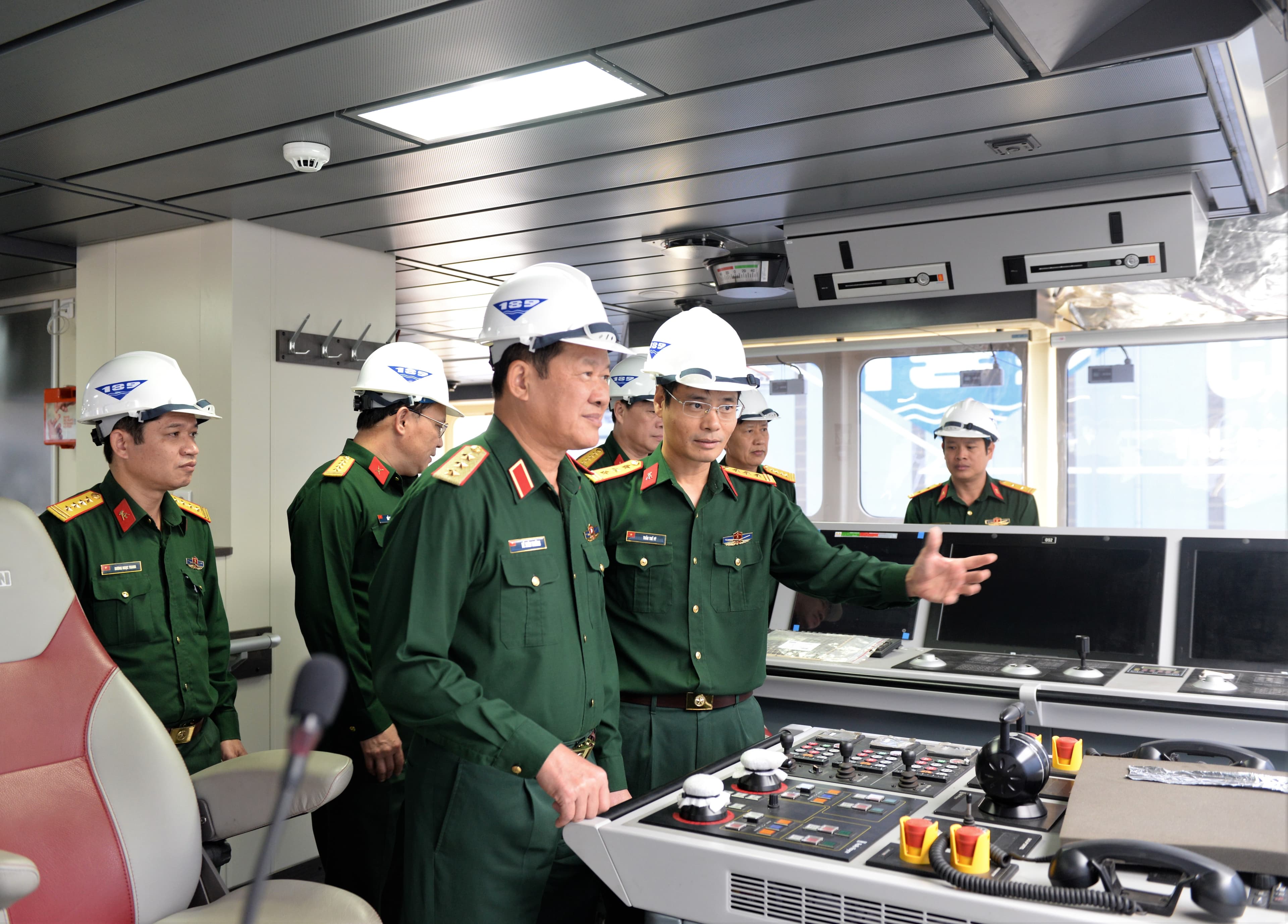 Thượng tướng Bế Xuân Trường kiểm tra và làm việc tại Nhà máy Z189