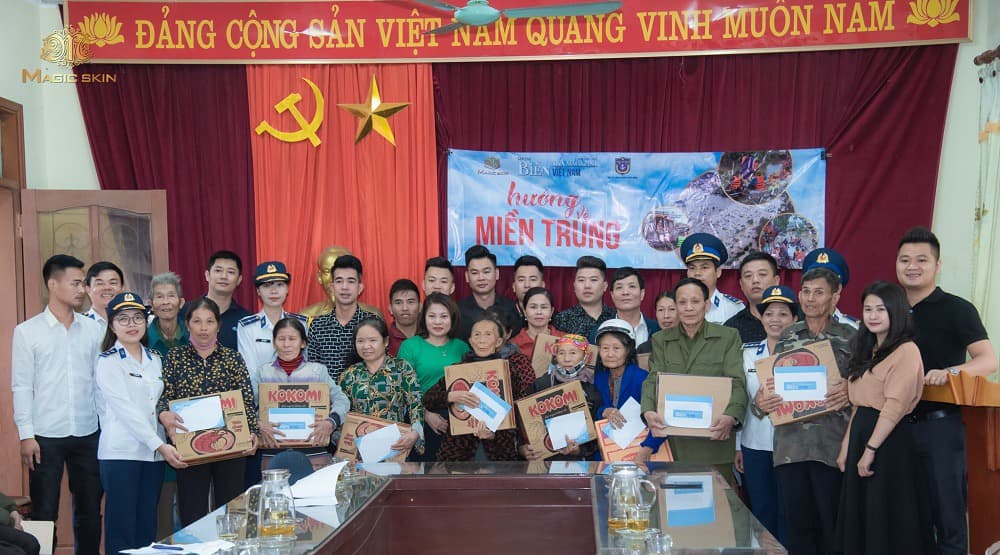 Chung tay hướng về miền Trung ruột thịt