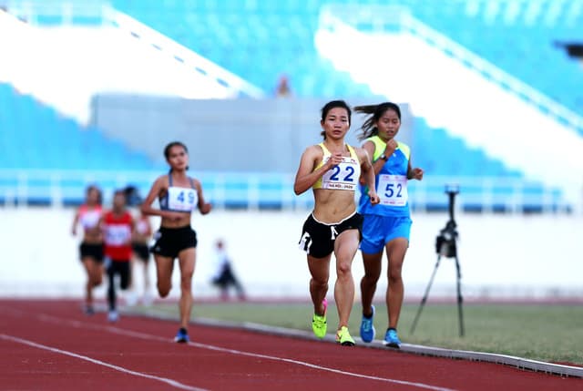 Nguyễn Thị Oanh phá kỷ lục 17 năm của điền kinh nội dung 10.000m