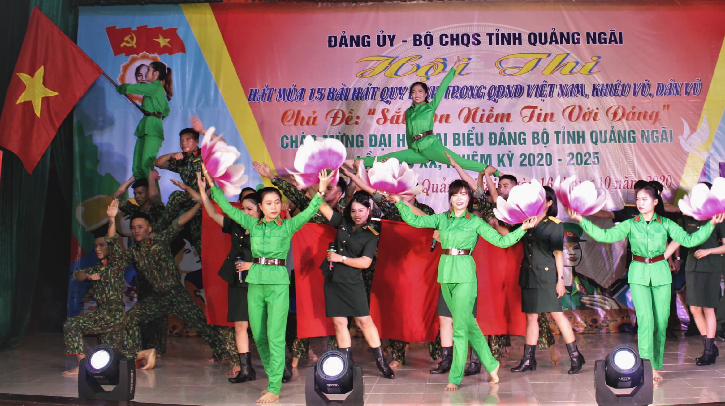 Hấp dẫn hội thi các bài hát quy định
