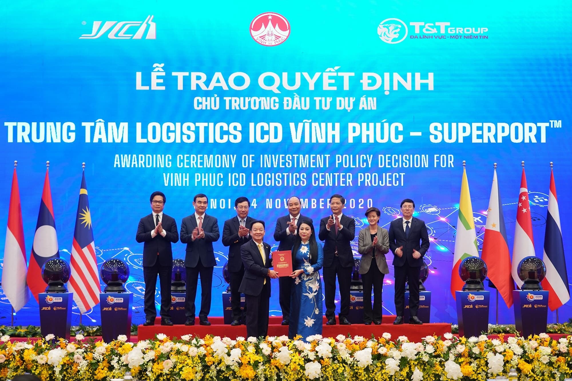 Thủ tướng Nguyễn Xuân Phúc bấm nút khởi động mạng lưới logistics thông minh ASEAN với dự án đầu tiên tại Vĩnh Phúc