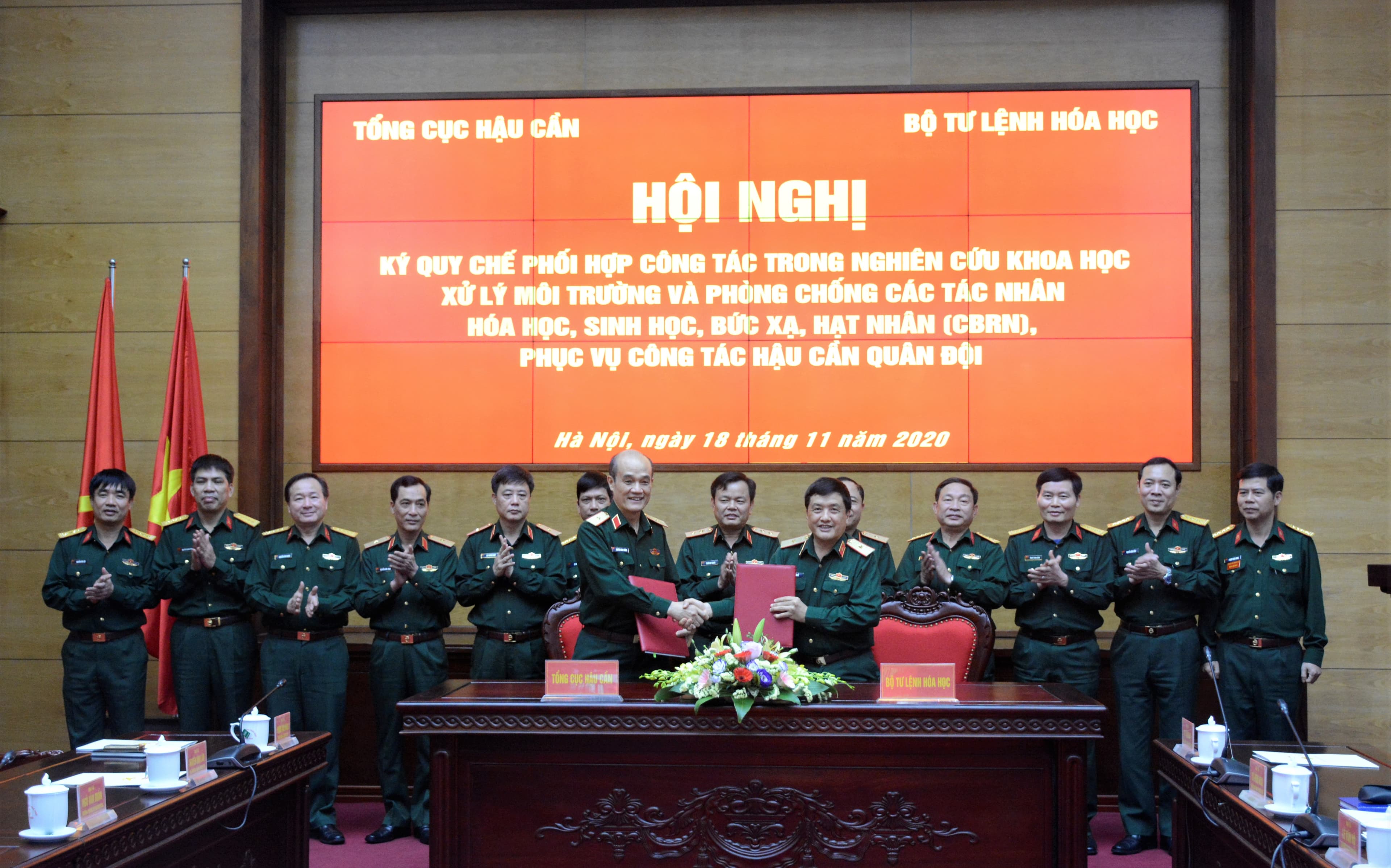 Ký kết hợp tác nghiên cứu khoa học về xử lý môi trường và phòng hóa