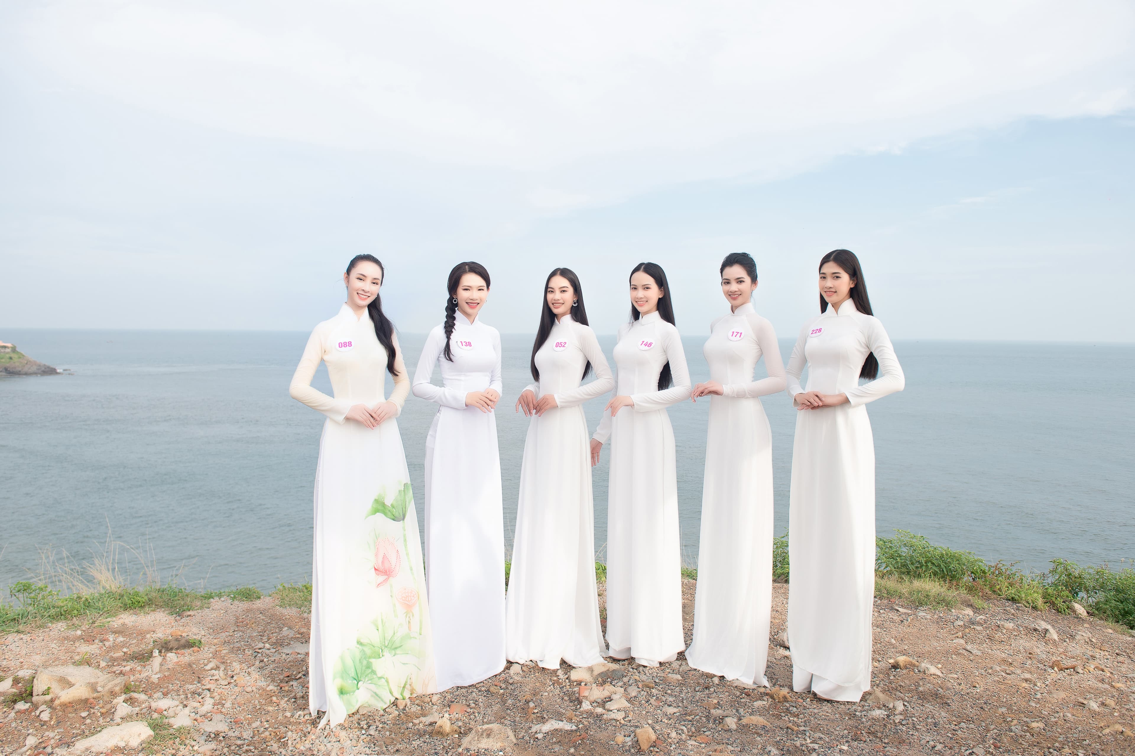 “Thập kỷ hương sắc” tôn vinh vẻ đẹp, trí tuệ, lòng nhân ái