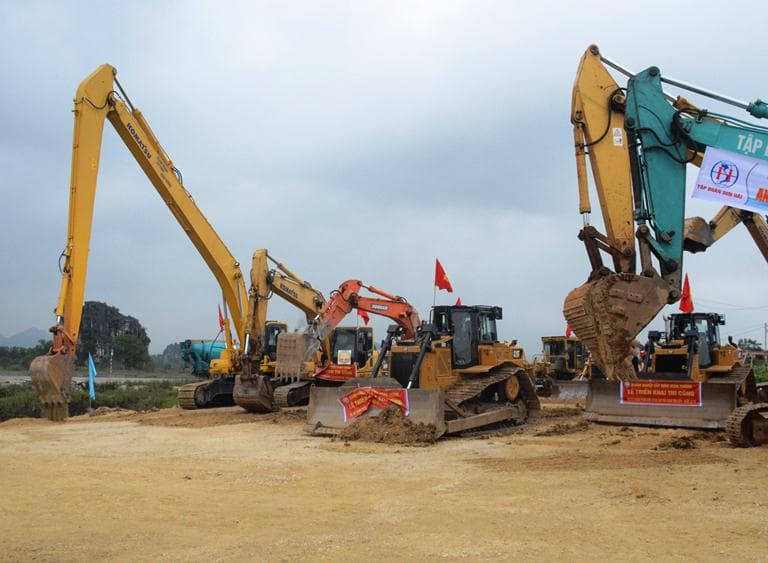 Triển khai thi công 3 gói thầu của dự án thành phần trên cao tốc Bắc-Nam