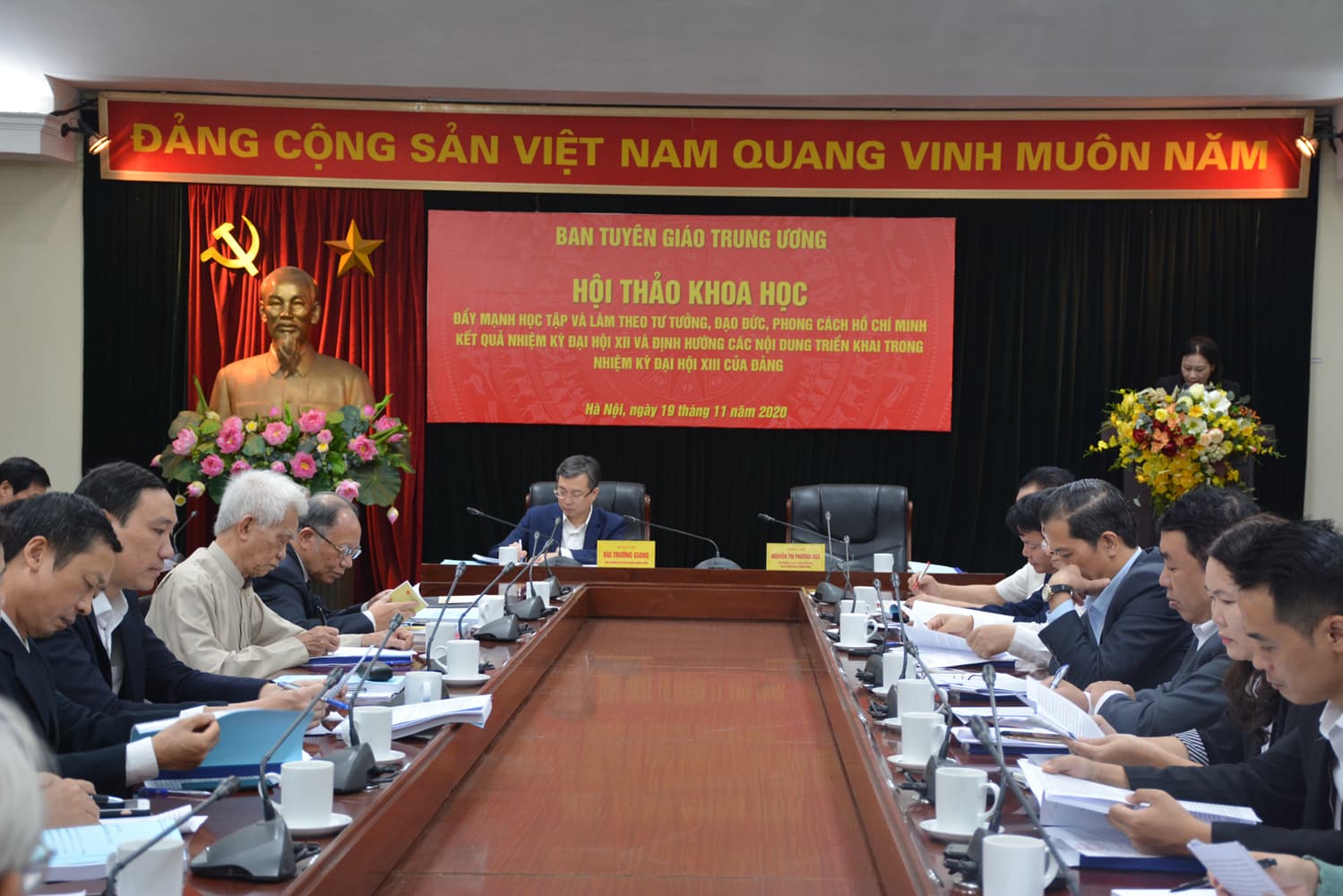 Tiếp tục đẩy mạnh thực hiện học tập và làm theo tư tưởng, đạo đức, phong cách Hồ Chí Minh