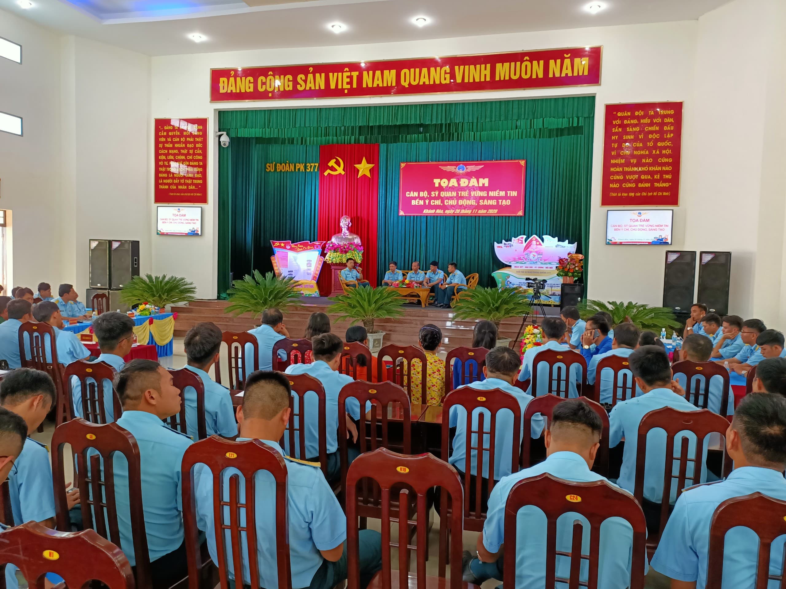 Tọa đàm “Cán bộ, sĩ quan trẻ vững niềm tin, bền ý chí, chủ động, sáng tạo”