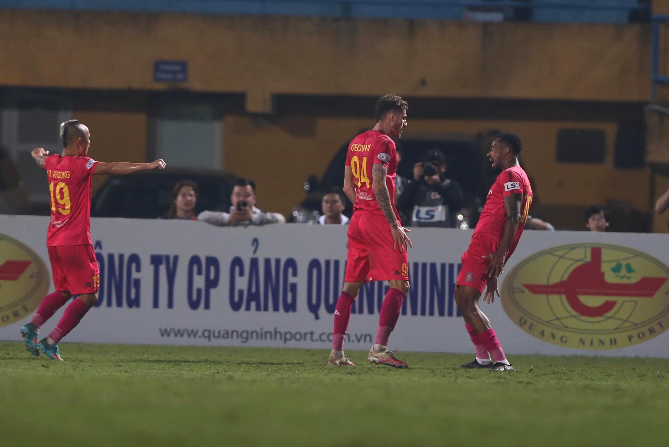 Lấy người... phải lấy liền tay