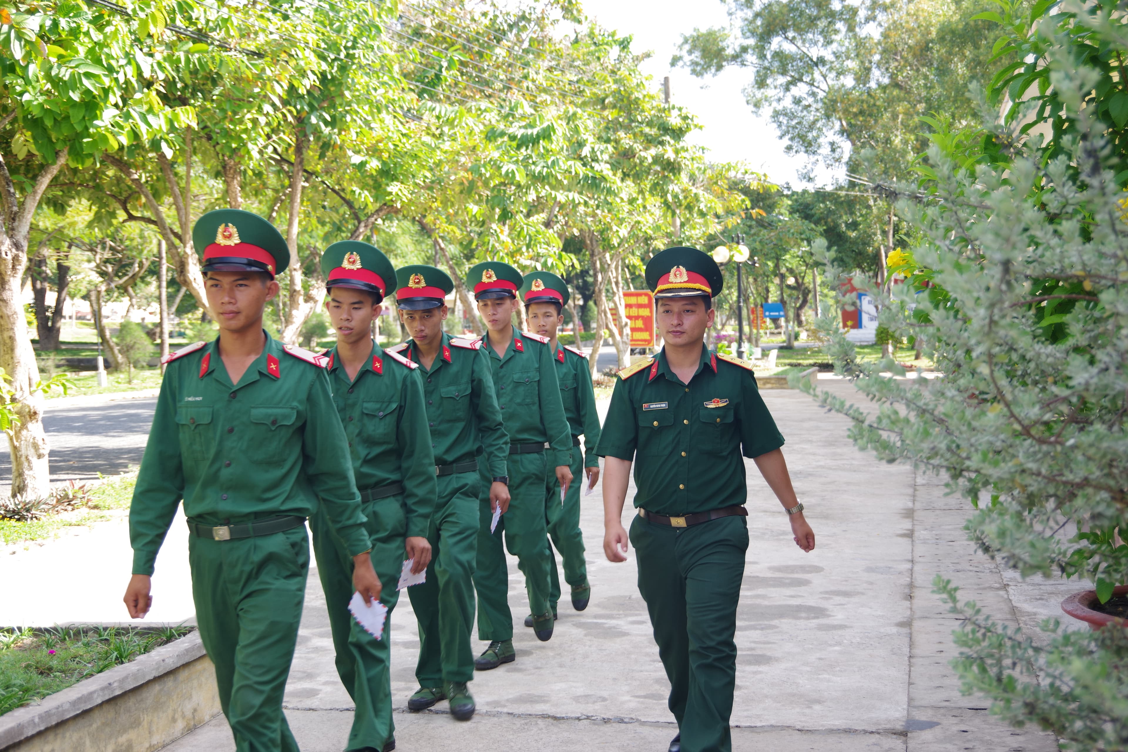 Kết nối đơn vị với hậu phương