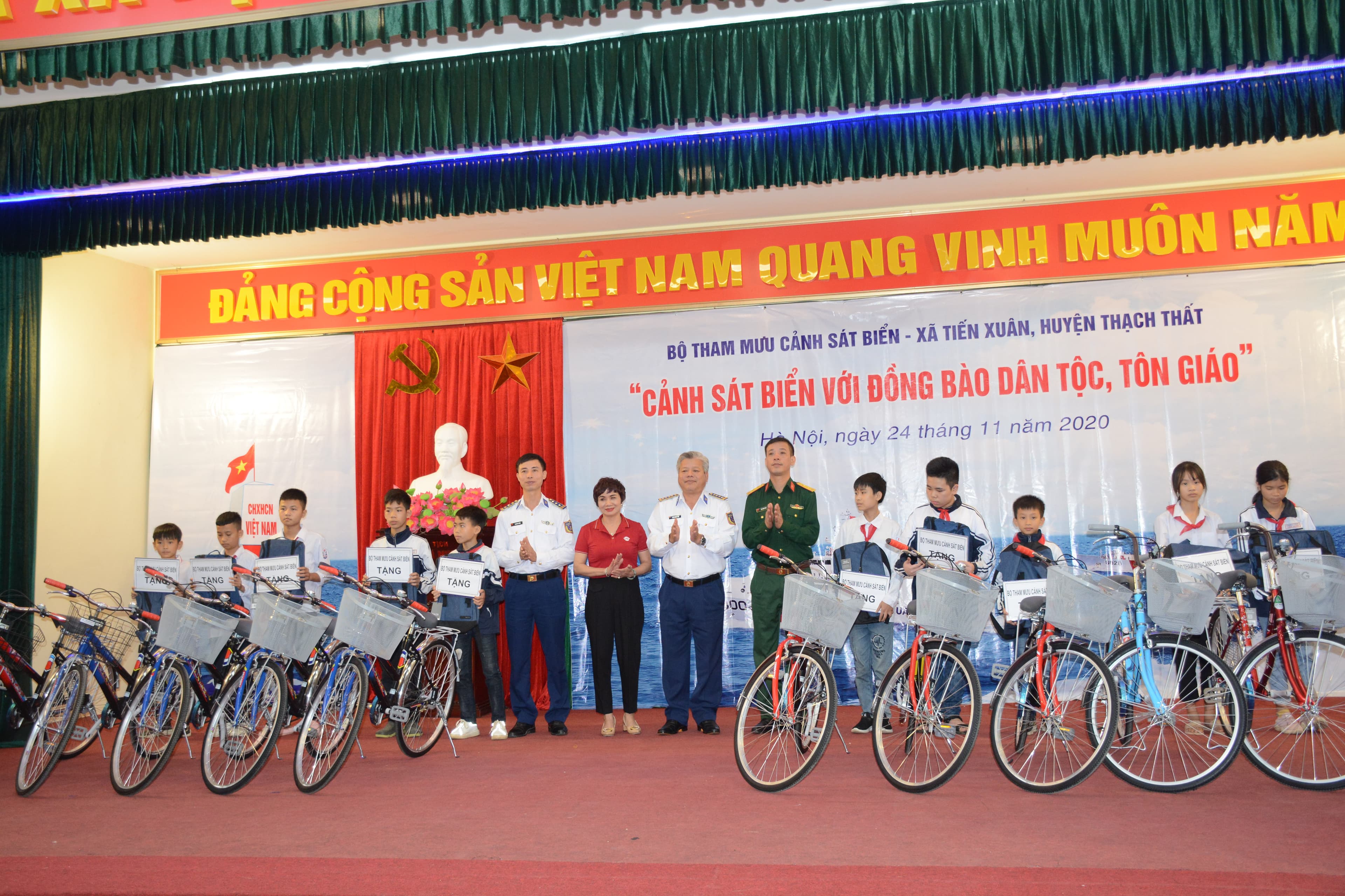 Cảnh sát biển với đồng bào dân tộc, tôn giáo