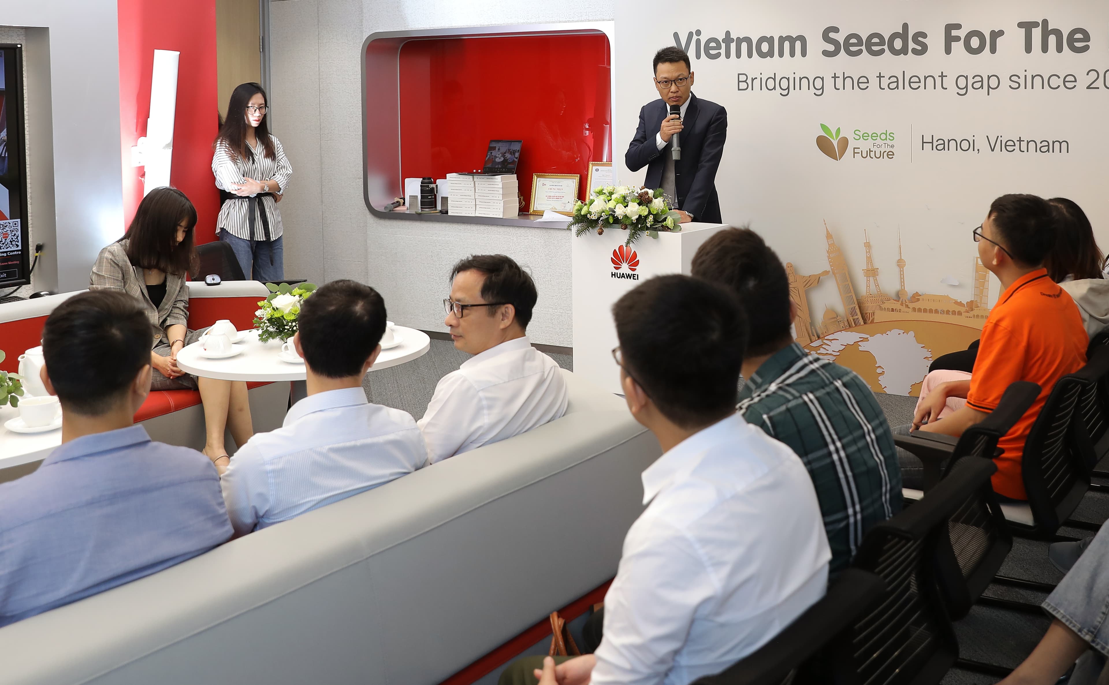 Sinh viên Việt Nam tham gia Chương trình đào tạo "Hạt giống Viễn thông Tương lai"