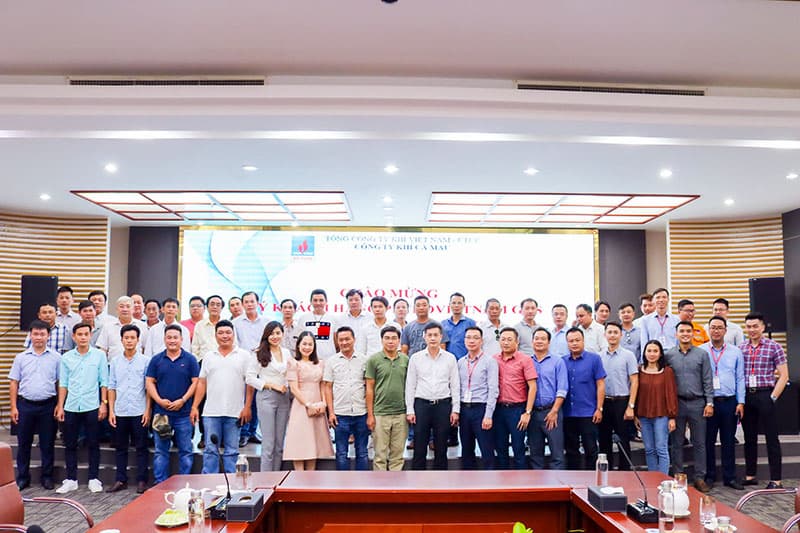 Tham quan nhà máy xử lý khí Cà Mau