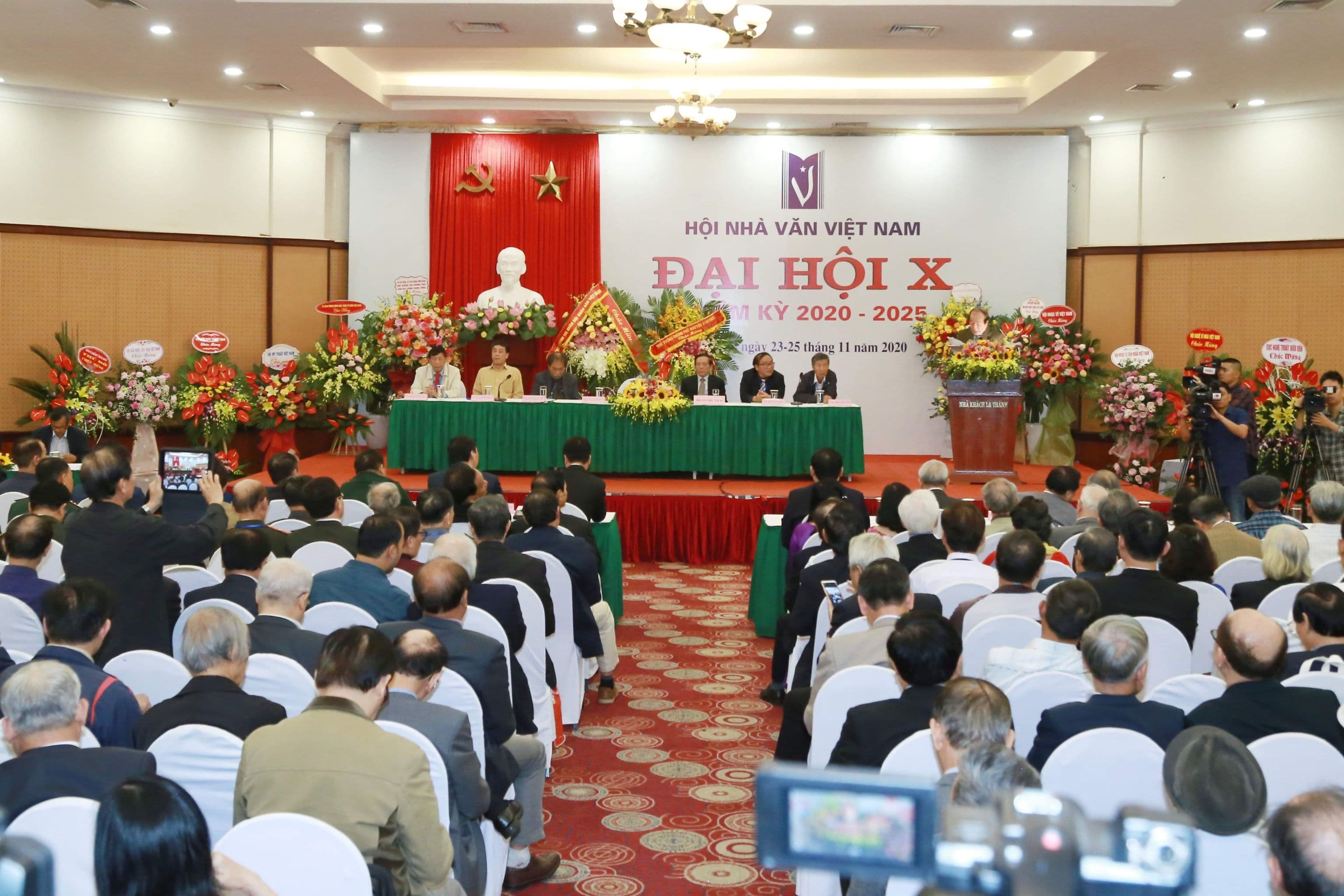 Nhà thơ Nguyễn Quang Thiều được bầu là Chủ tịch Hội Nhà văn Việt Nam