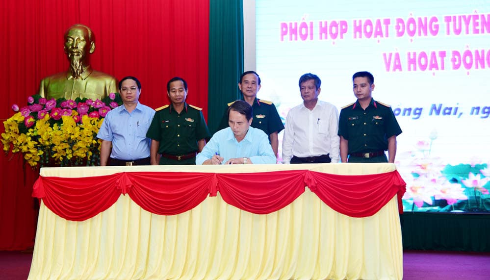 Ký kết phối hợp tuyên truyền giữa Bộ Chỉ huy quân sự tỉnh Đồng Nai với các cơ quan báo chí