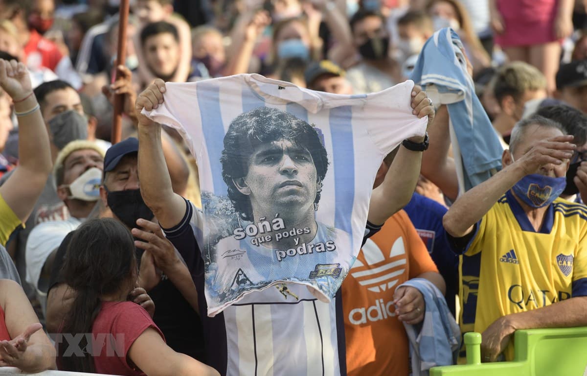 Người hâm mộ Argentina tiễn biệt huyền thoại Maradona