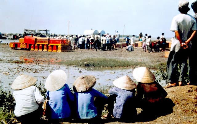 Bài 1: Đất nước nơi đầu sóng