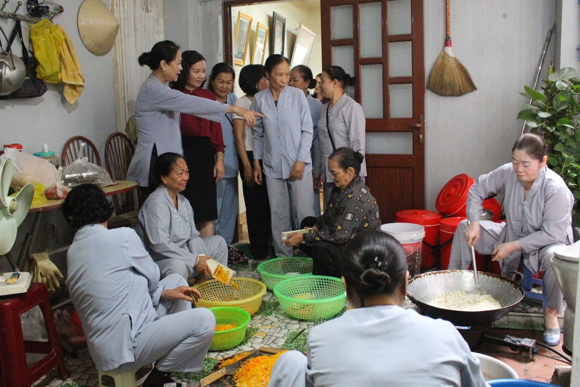 Ấm áp mô hình “Nồi cháo nhân đạo”