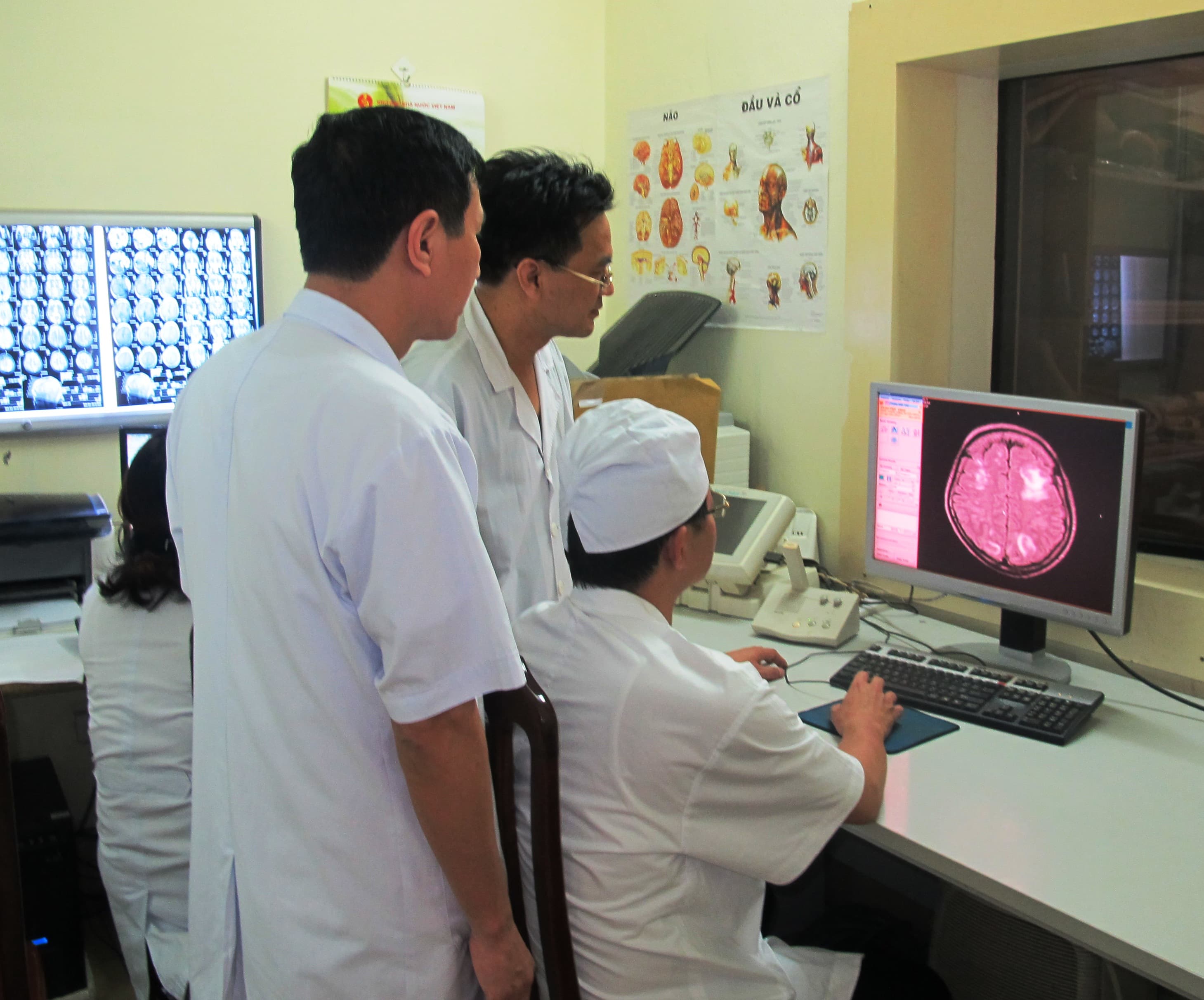 Tiên phong ứng dụng tiến bộ khoa học và kỹ thuật y tế hiện đại