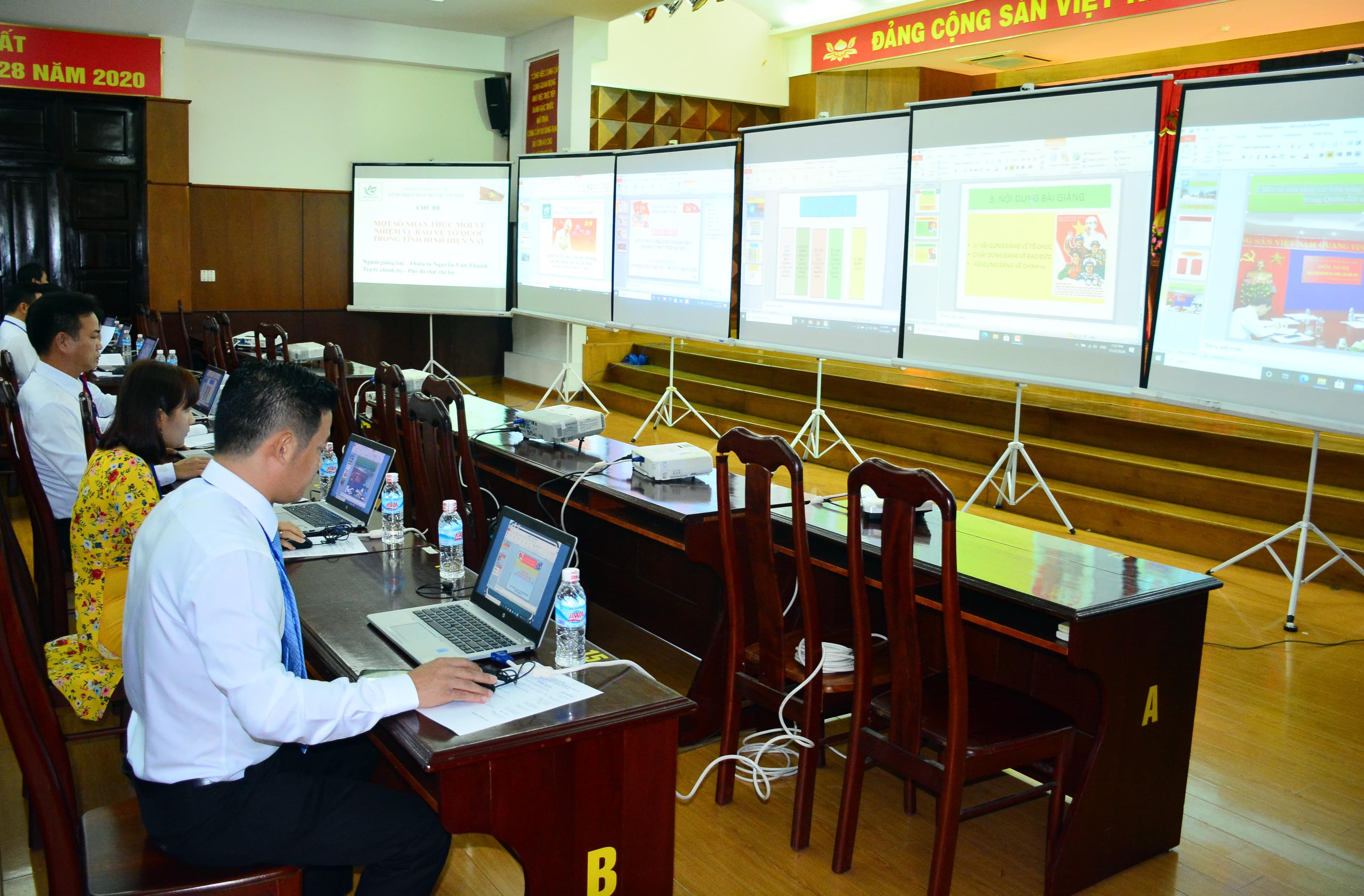 Chú trọng đổi mới phương pháp, hình thức giáo dục chính trị