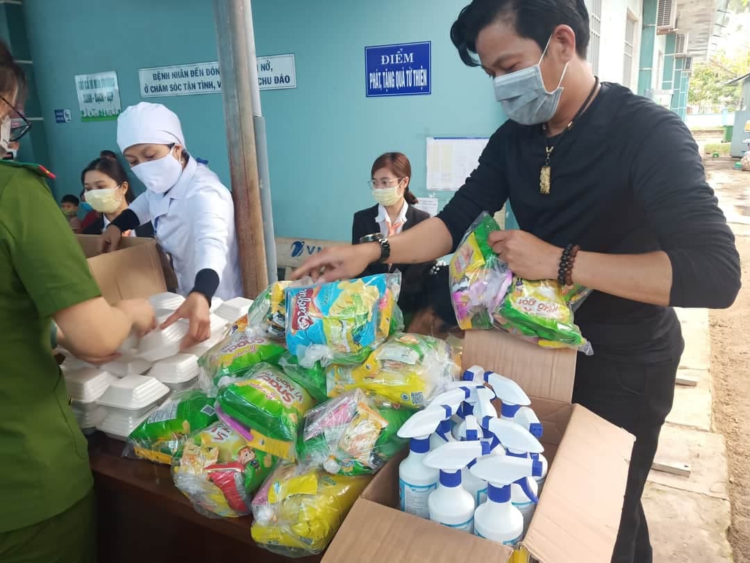 Tâm thiện nguyện của người nghệ sĩ xứ Quảng