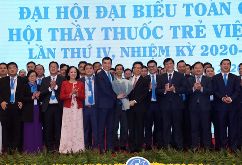 Thầy thuốc trẻ tình nguyện vì một Việt Nam khỏe mạnh