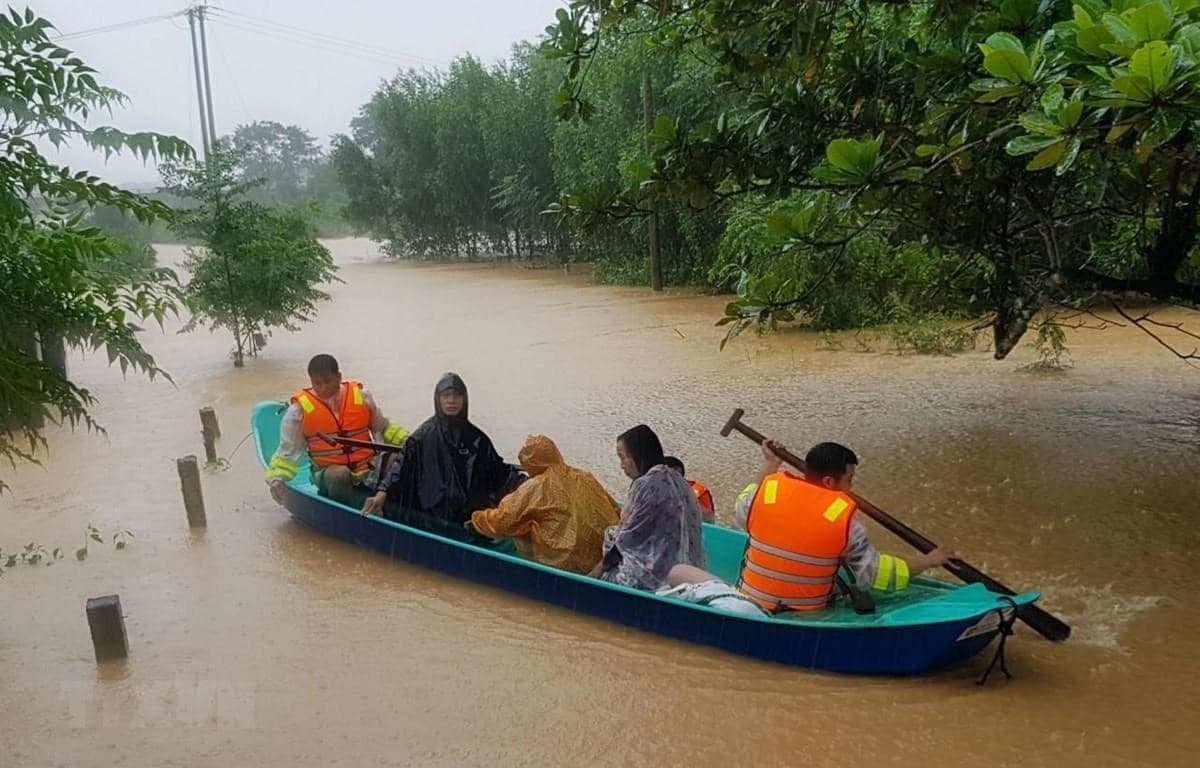 UNFPA hỗ trợ phụ nữ, trẻ em gái bị ảnh hưởng bởi lũ lụt