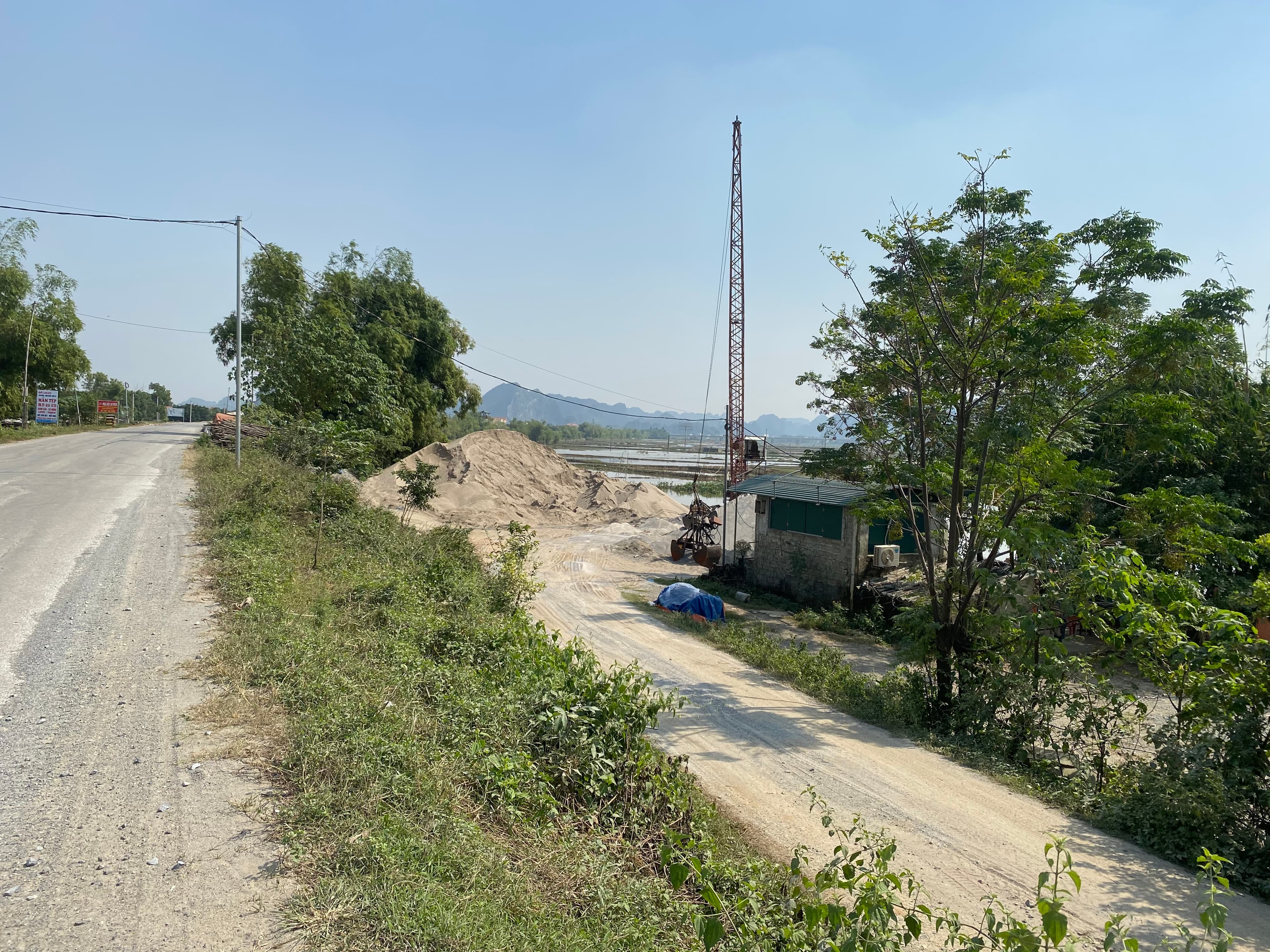 Đê tả sông Hoàng Long cần cấp cứu