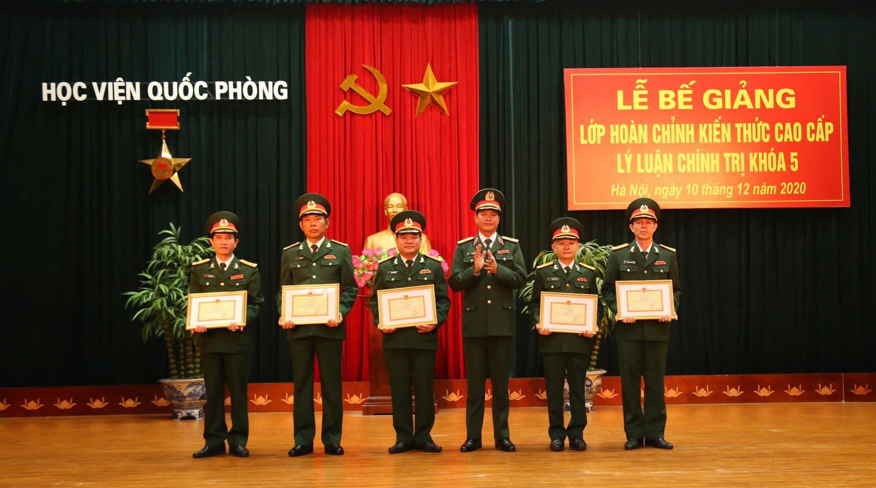 Học viện Quốc phòng bế giảng Lớp hoàn chỉnh kiến thức cao cấp lý luận chính trị khóa 5