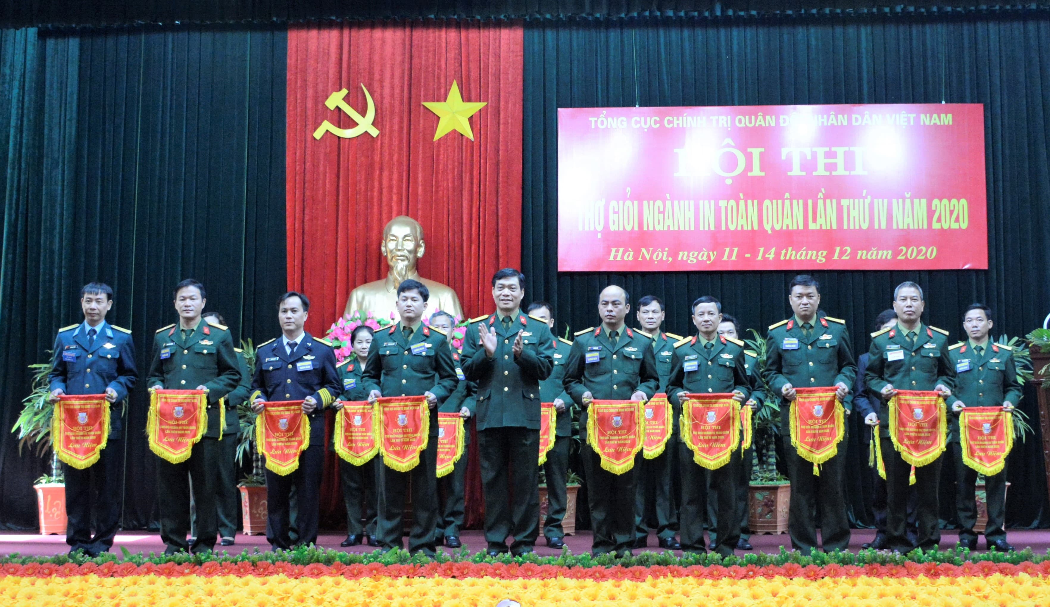 72 thí sinh tham gia Hội thi thợ giỏi ngành in toàn quân năm 2020