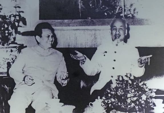 Nhà lãnh đạo bản lĩnh, trí tuệ của cách mạng Lào, người bạn lớn của nhân dân Việt Nam