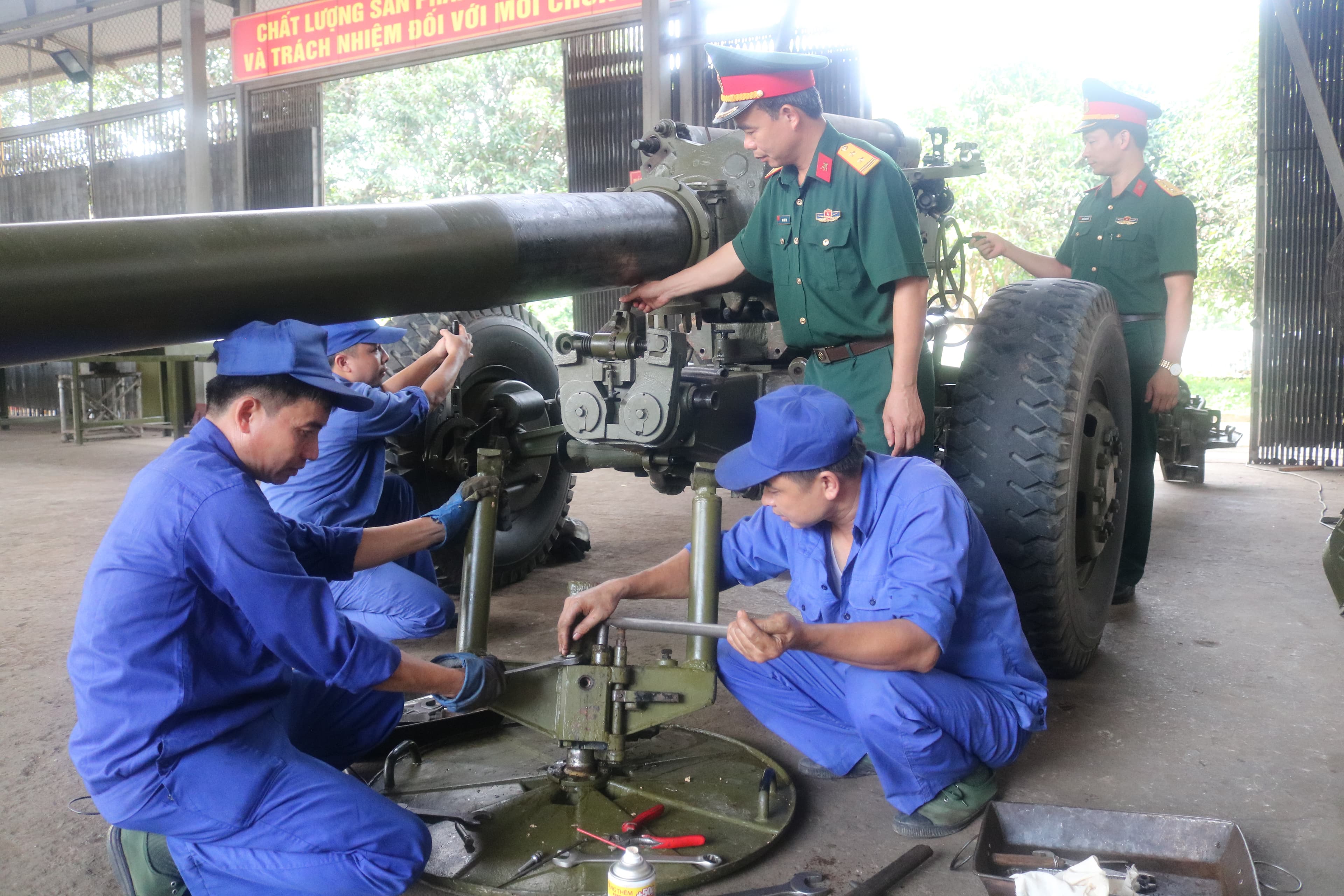 Cải thiện điều kiện làm việc, đảm bảo an toàn lao động