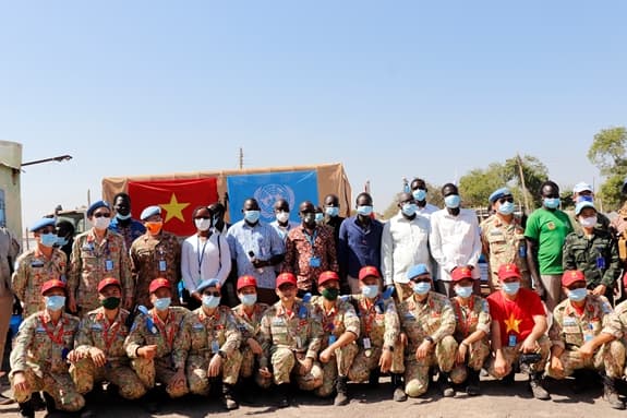 Những món quà đặc biệt của Bệnh viện dã chiến Việt Nam ở Nam Sudan