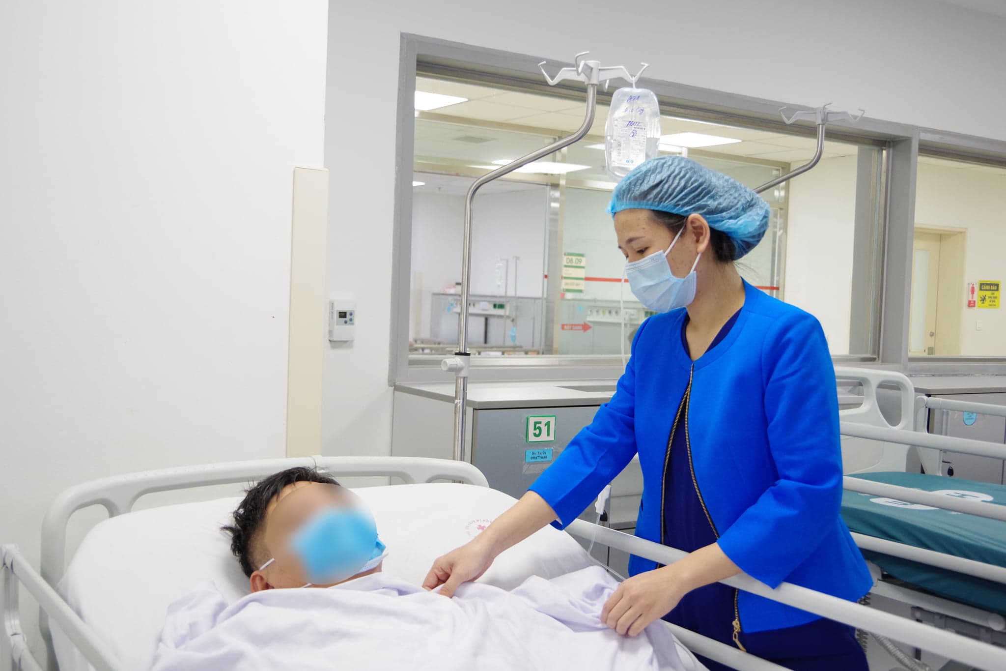 Nghiện thuốc lá hơn 20 năm, 2 người đàn ông phải cấp cứu do nhồi máu não