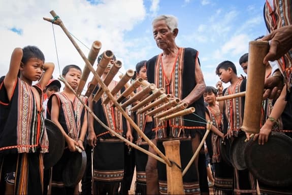 Hồi âm loạt bài "Xây "thành trì lòng dân" ở Tây Nguyên: Từ bài học xương máu đến thành quả to lớn"