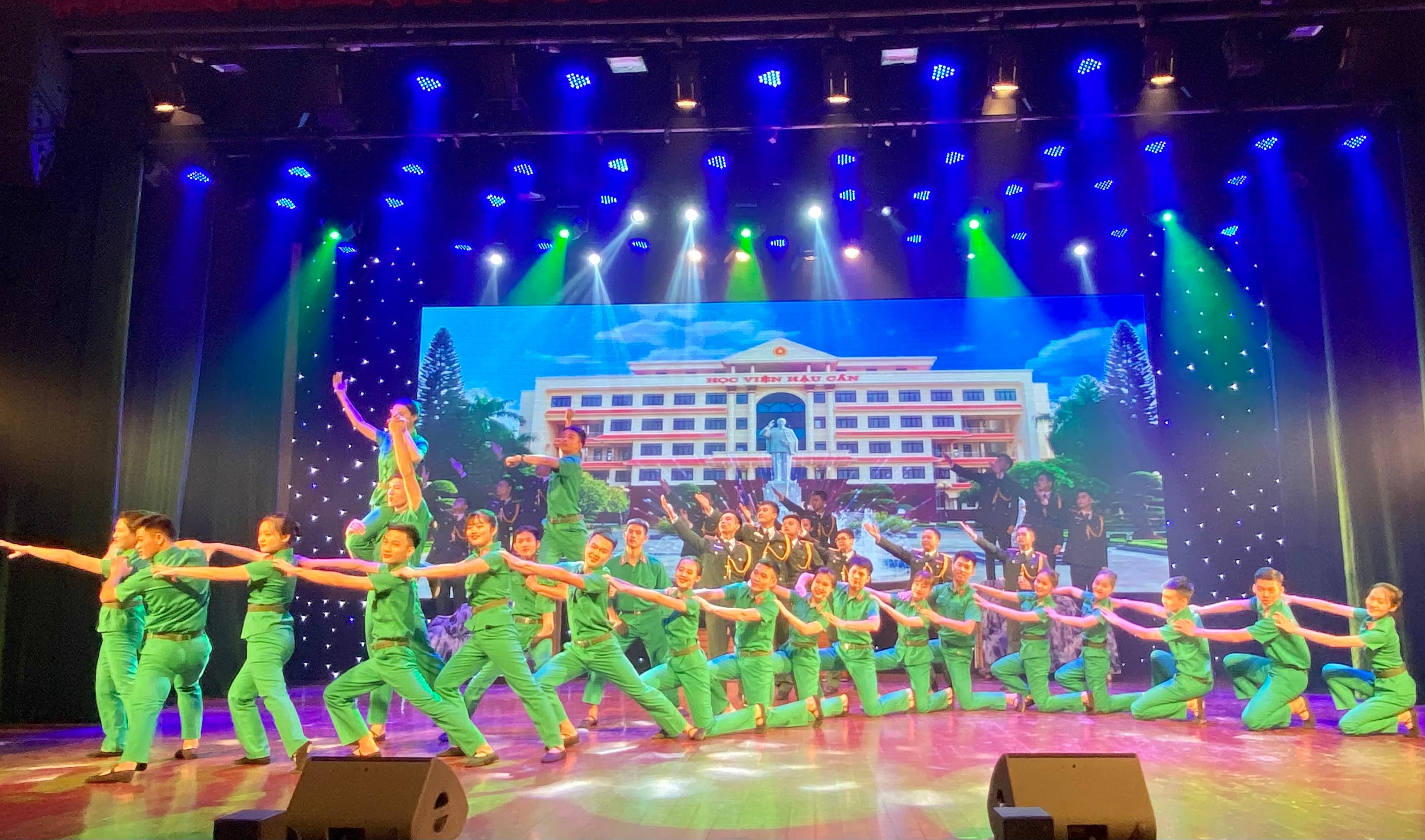 Liên hoan hát tiếng Anh, tiếng Nga các nhà trường quân đội năm 2020